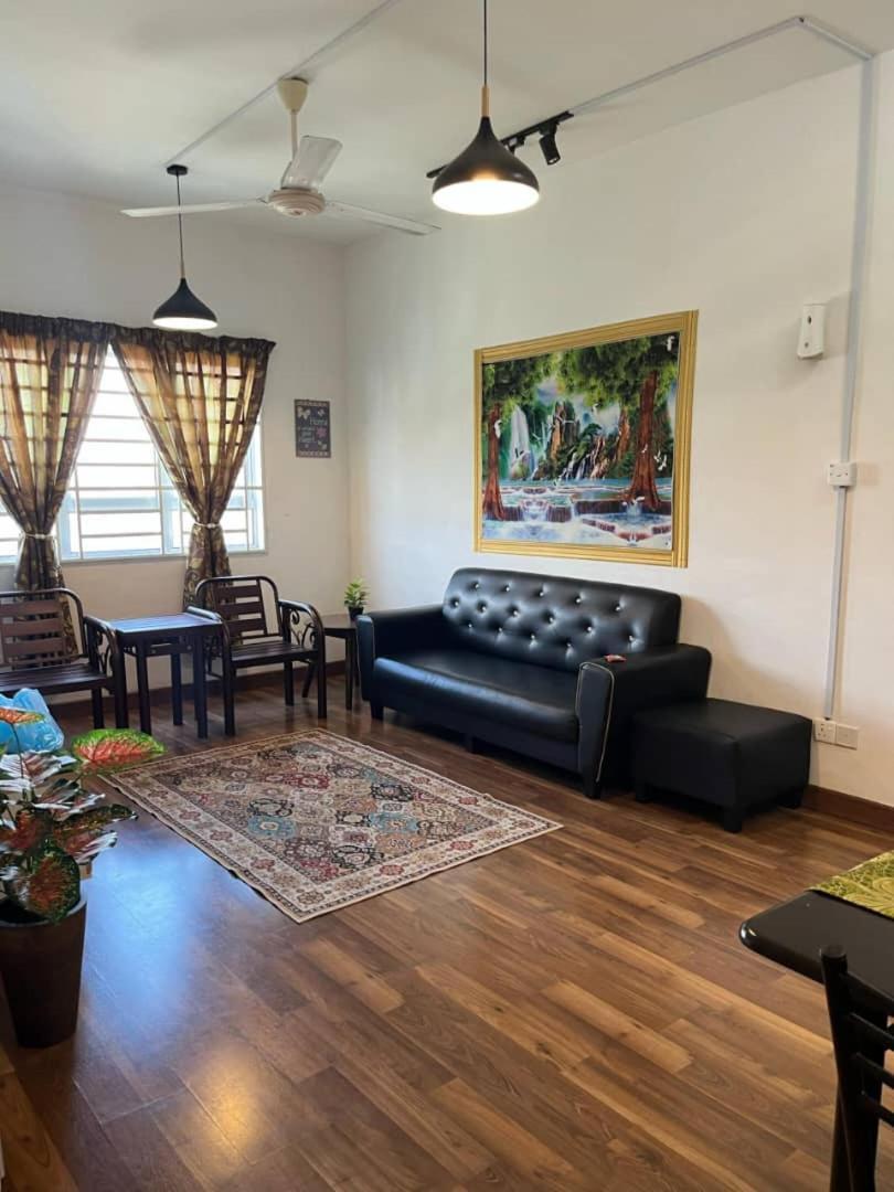 קואלה טרנגאנו Anggerik Camelia Homestay Apartment Ladang Tok Pelam מראה חיצוני תמונה